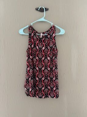 Emerald Black and Red Geometric Sleeveless Tank